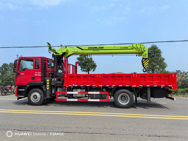 HOWO 4×2 ZOOMLION 8T Telescopic Boom Crane