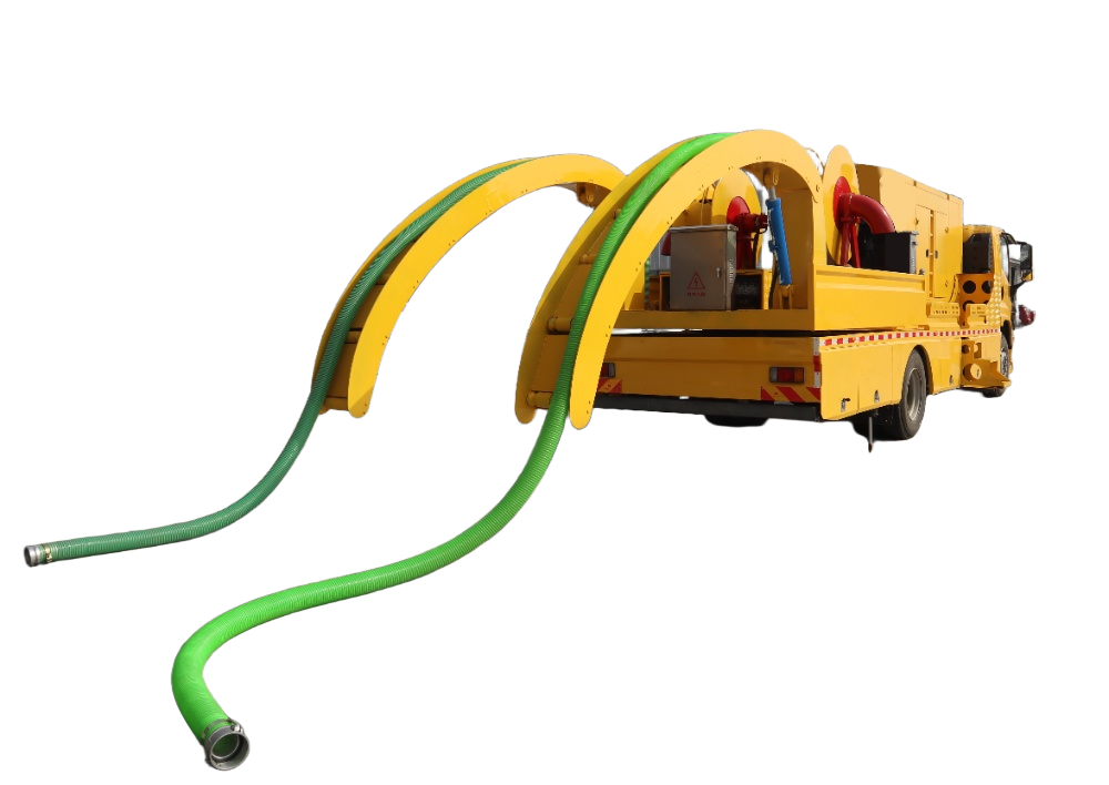 Large flow remote water supply and drainage rescue vehicle