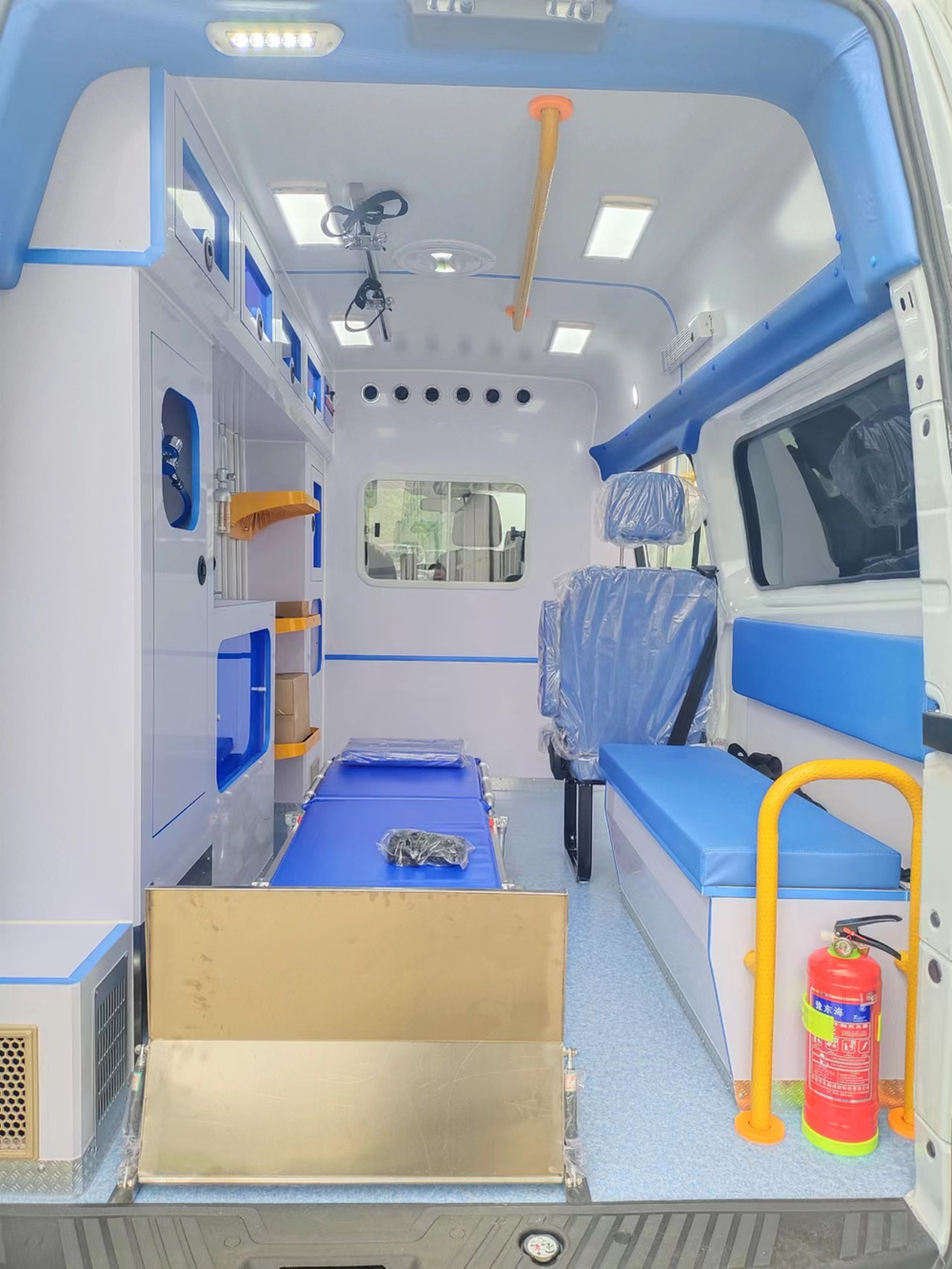 Ford Transit V362 Mid-wheelbase Mid-roof Gasoline Patient Monitor Ambulance