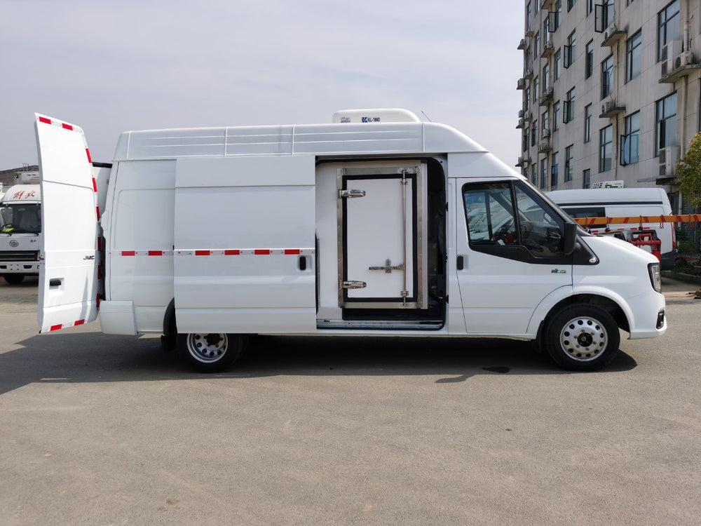 JMC Long-base High Top Refrigerated Truck for rescue