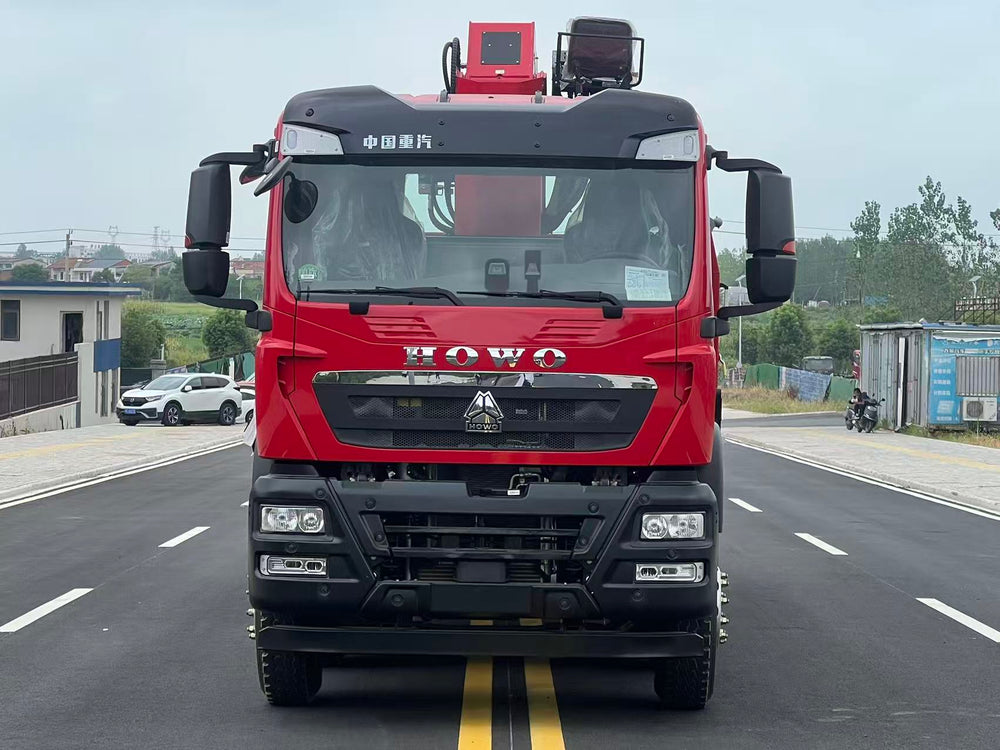 Howo 8×4 with Weichai Engine, 8T, 380 Horsepower - Changxing 14-Ton 5-Section Boom Crane