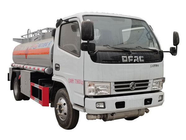 Dongfeng 4*2 4400L oil tank truck