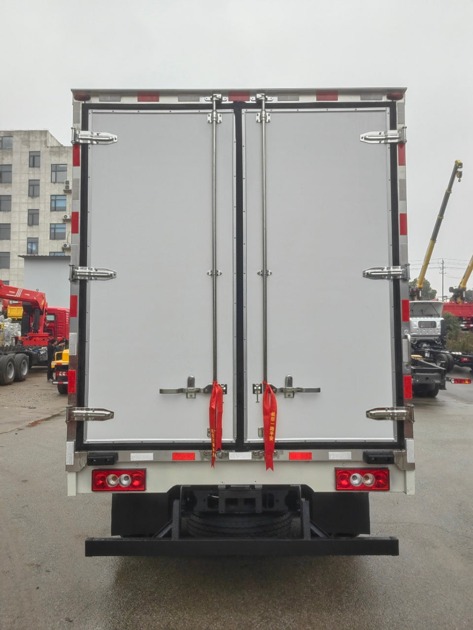 FOTON 4.2m 120HP Refrigerated Truck