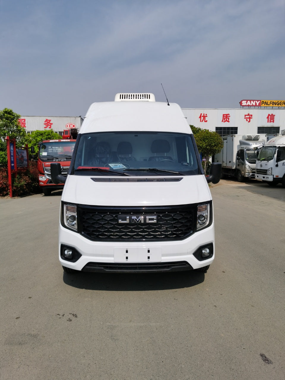 JMC Long-base High Top Refrigerated Truck for rescue