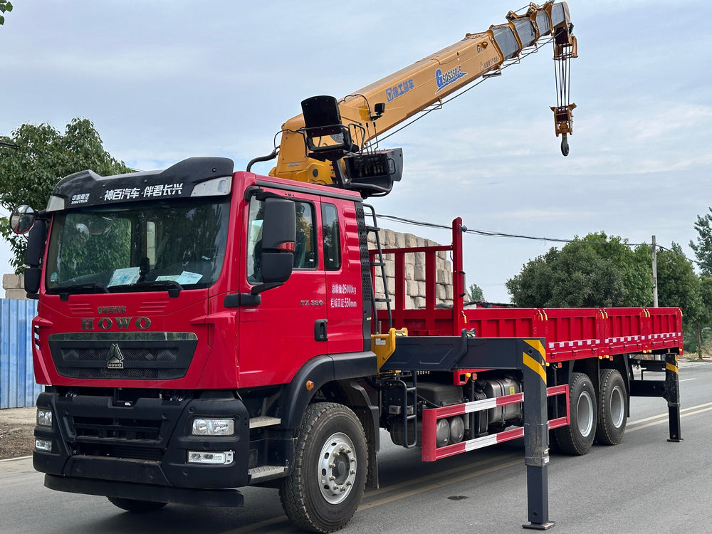 HOWO XCMG 6×4 14T Telescopic Boom Crane