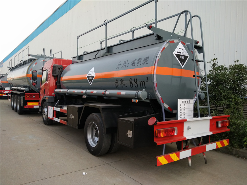 Jiefang Long V CLW5162GFWC5 Corrosive Goods Tank Transport Vehicle